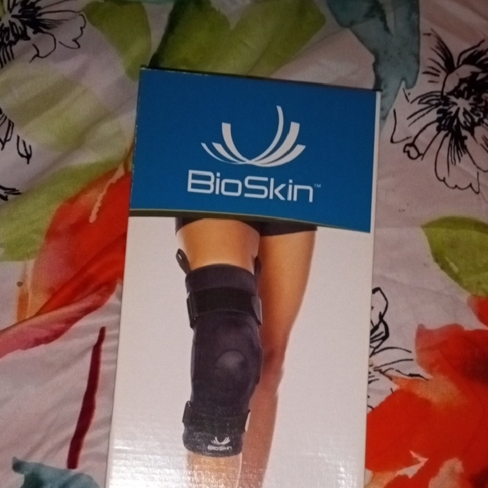 BioSkin Knee Support Brace - Black